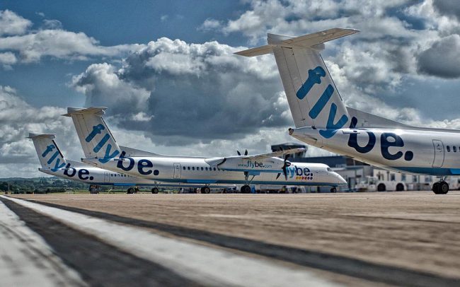 FlyBe Passagiermaschinen auf Flugfeld