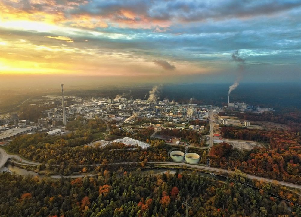 Luftbild Abendaufnahme Chemiepark Gendorf