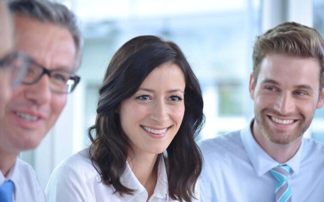 Industriefotografie Portraitfotografie Mitarbeitergespräch Meeting © Industriefotograf Thomas L. Fischer