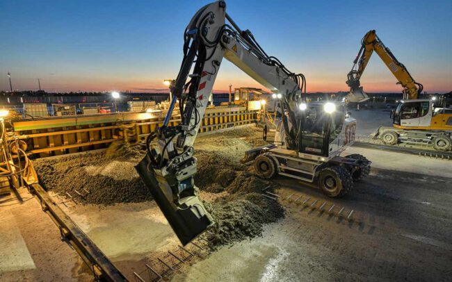 Industriefotografie Flughafen Bagger Gussasphalt © Industriefotograf Thomas L. Fischer