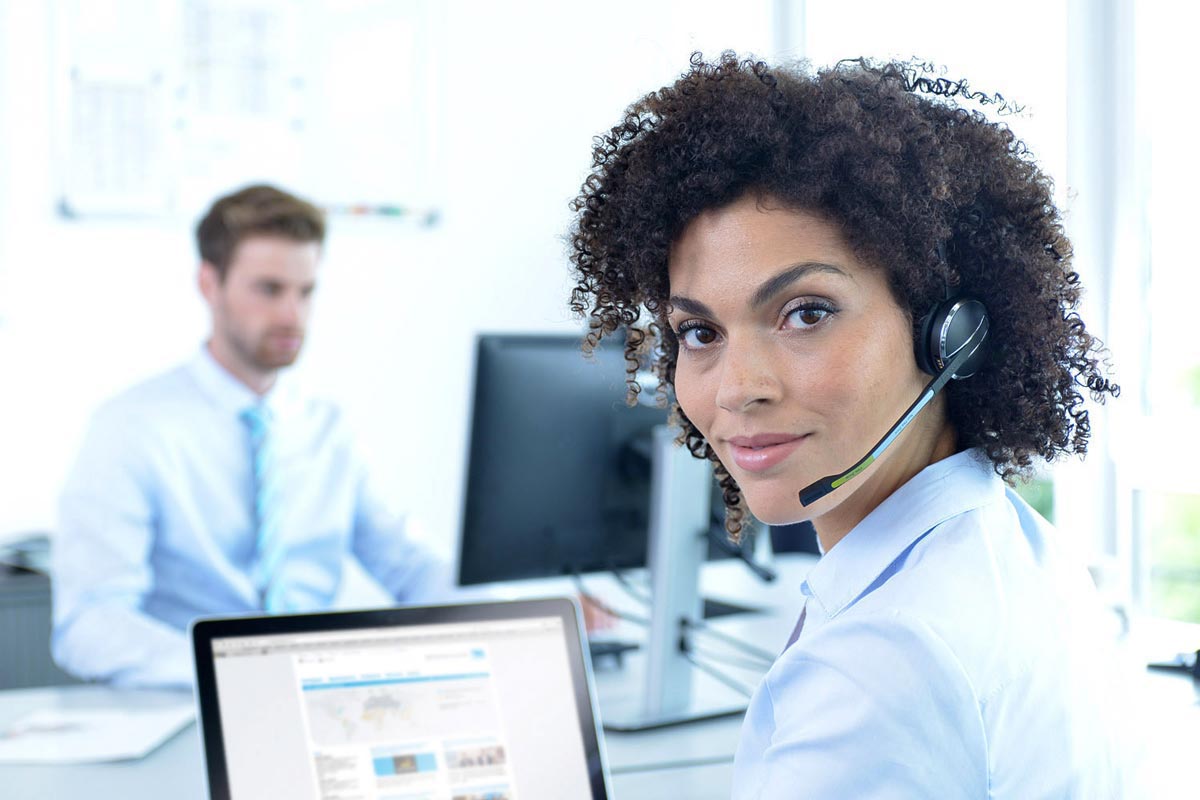 Industriefotografie München Angestellte im Büro © Industriefotograf München Thomas L. Fischer Industriefotografie München Angestellte im Büro © Industriefotograf München Thomas L. Fischer